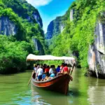 Scenic Boat Trip in Trang An