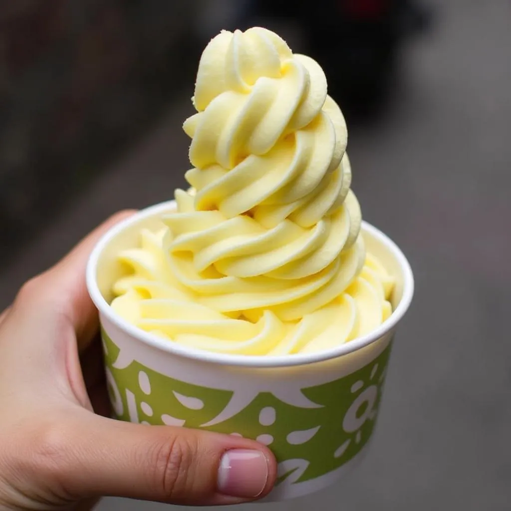 Kem Trứng: Hanoi's Creamy Egg Ice Cream